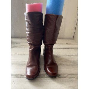 St Johns Bay woman’s caramel pull on boots size 6M